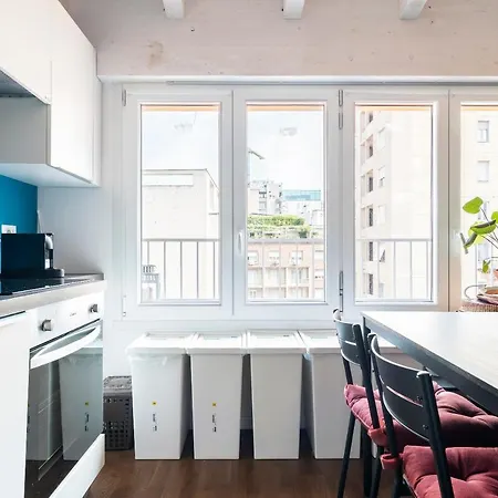 Апартаменты Cozy Near Station Милан