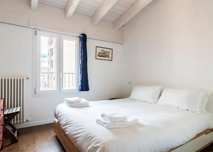 Cozy Near Station 아파트 밀라노